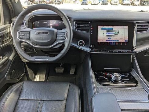 Used 2024 Jeep Wagoneer L Series II w/ Flexible Seating Group image 16