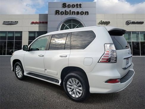 Used 2015 Lexus GX 460 image 3