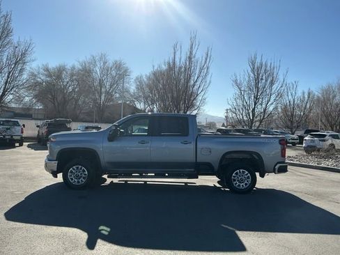Used 2025 Chevrolet Silverado 2500 LT w/ Convenience Package AWD/4WD image 9