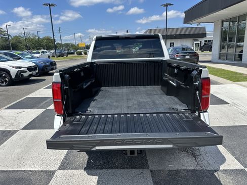 Used 2026 Toyota Tacoma SR5 AWD/4WD image 5