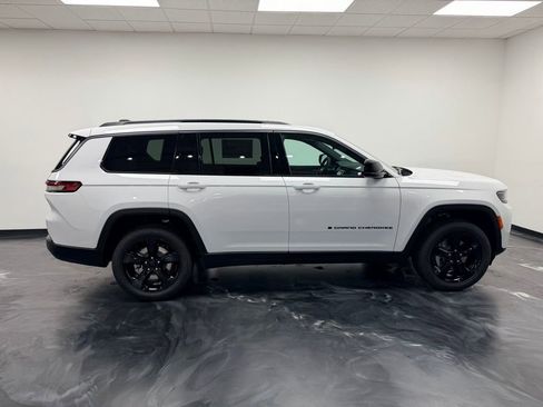 New 2026 Jeep Grand Cherokee L Limited AWD/4WD image 10