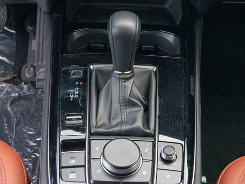 New 2024 MAZDA CX-30 Carbon image 22