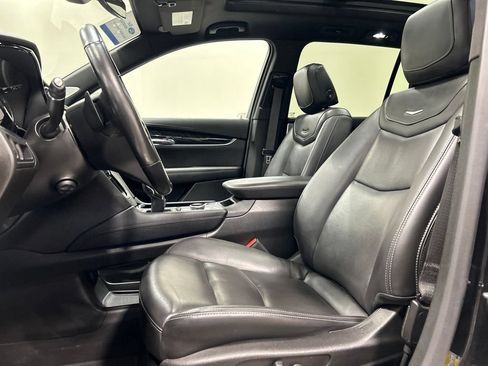 Used 2022 Cadillac XT6 Premium Luxury AWD/4WD image 11
