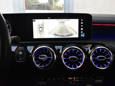 Used 2020 Mercedes-Benz CLA 250 image 35