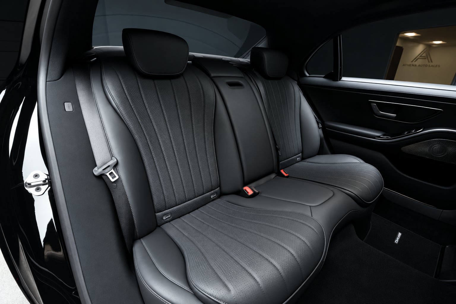 Used 2022 Mercedes-Benz S 500 4MATIC w/ AMG Line Package image 25