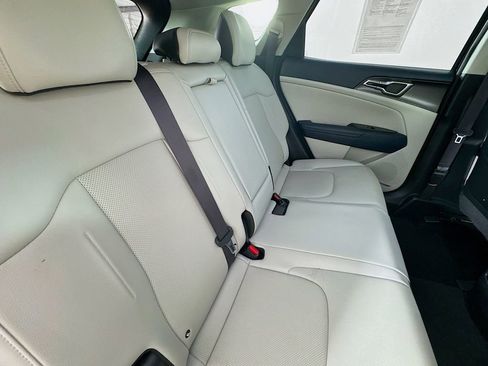 Used 2023 Kia Sportage EX w/ EX Premium Package image 27