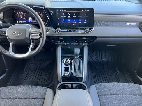 Used 2024 Chevrolet Colorado ZR2 w/ Technology Package AWD/4WD image 30