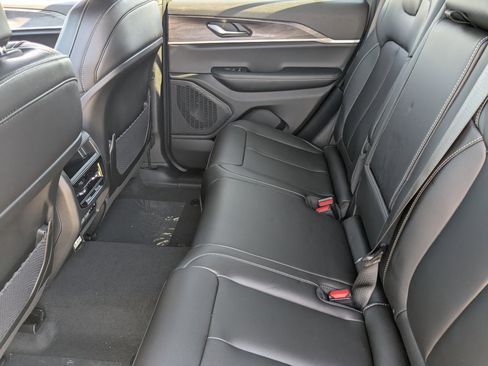 New 2025 Jeep Grand Cherokee Limited w/ Black Appearance Package RWD image 14
