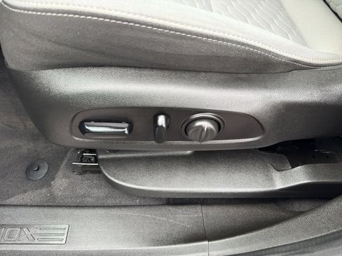 Used 2020 Chevrolet Equinox LT image 15