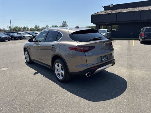 Used 2019 Alfa Romeo Stelvio RWD image 3