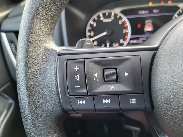Used 2024 Nissan Rogue S FWD image 19