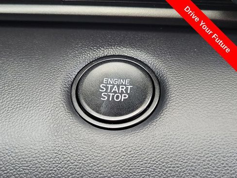 Used 2025 Hyundai Elantra Sport FWD image 11