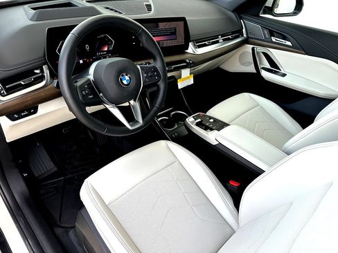 New 2026 BMW X1 xDrive28i w/ Technology Package AWD/4WD image 11