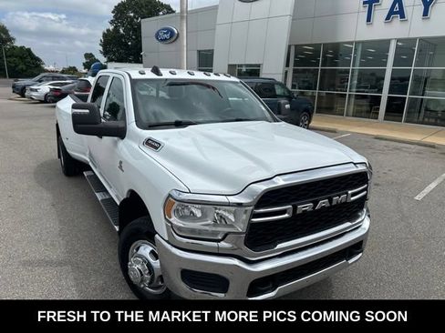 Used 2024 RAM 3500 Tradesman w/ Chrome Appearance Group AWD/4WD image 7