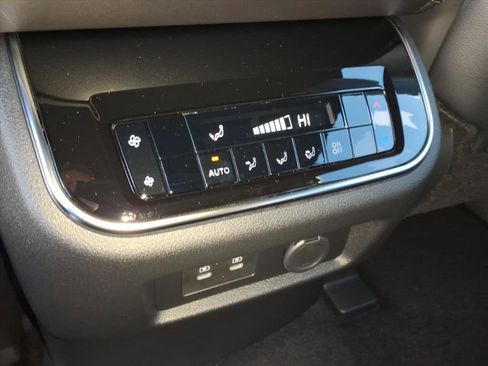 New 2026 Nissan Armada SL w/ Convenience Package image 11