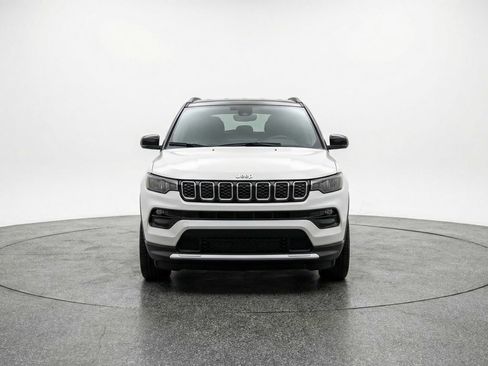 Used 2025 Jeep Compass Limited AWD/4WD image 2
