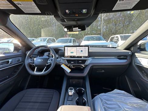 New 2026 Ford Explorer ST-Line w/ ST-Line Street Pack image 16