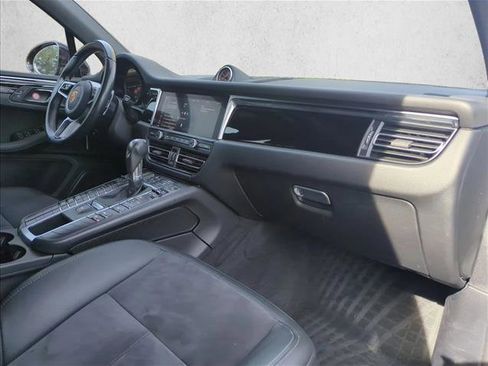Used 2021 Porsche Macan image 27