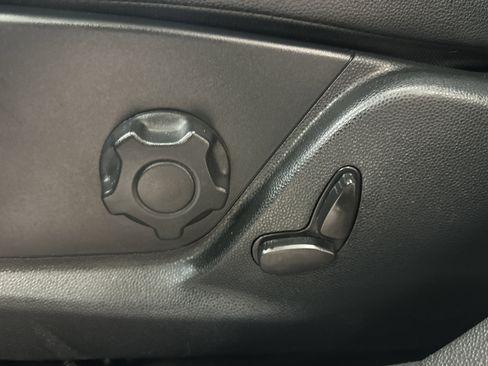 Used 2018 Ford EcoSport Titanium w/ Titanium Cold Weather Package image 23