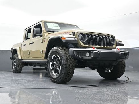 New 2026 Jeep Gladiator Rubicon w/ Steel Power Dome Hood Package AWD/4WD image 59