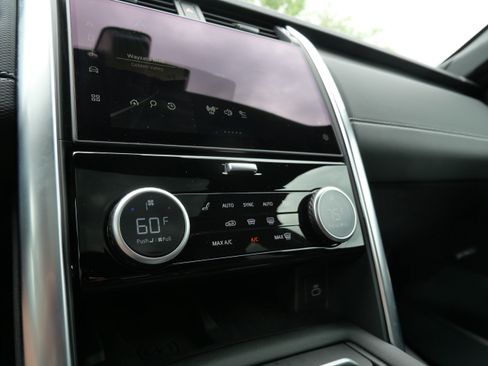 Used 2023 Land Rover Discovery S R-Dynamic AWD/4WD image 25