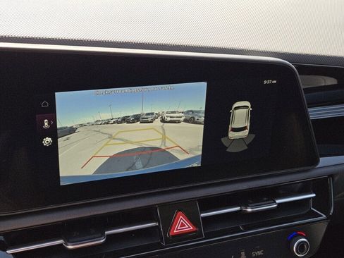 New 2026 Kia Niro Wind FWD image 12