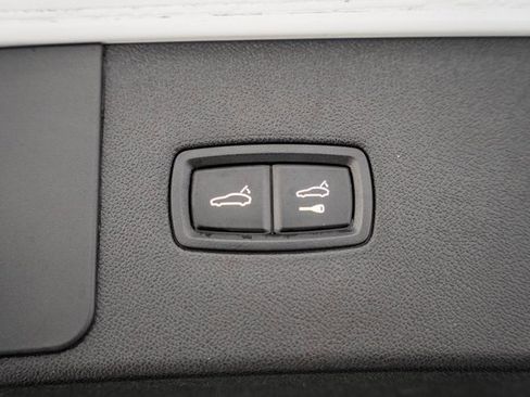 Used 2021 Porsche Cayenne Turbo image 9