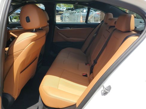 Used 2022 BMW 530i xDrive w/ Convenience Package image 11