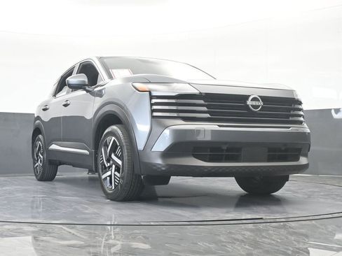 Used 2025 Nissan Kicks SV image 61