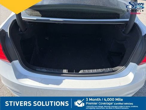 Used 2018 BMW 320i xDrive Sedan AWD/4WD image 9