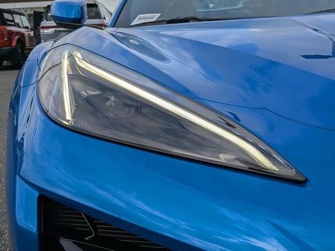 Used 2025 Chevrolet Corvette Z06 RWD image 10