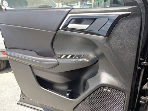 Used 2025 Mitsubishi Outlander SE image 16