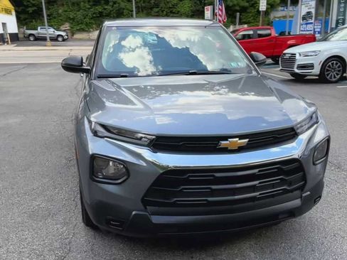 Used 2021 Chevrolet TrailBlazer LS FWD image 3