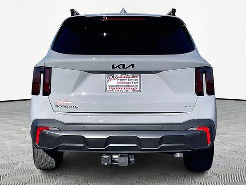 Used 2025 Kia Sorento SX image 4