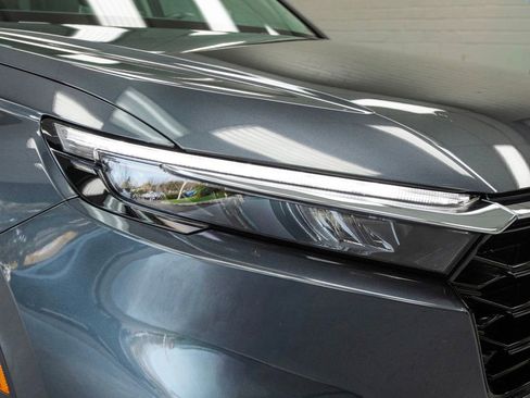 Used 2023 Honda CR-V EX-L image 9