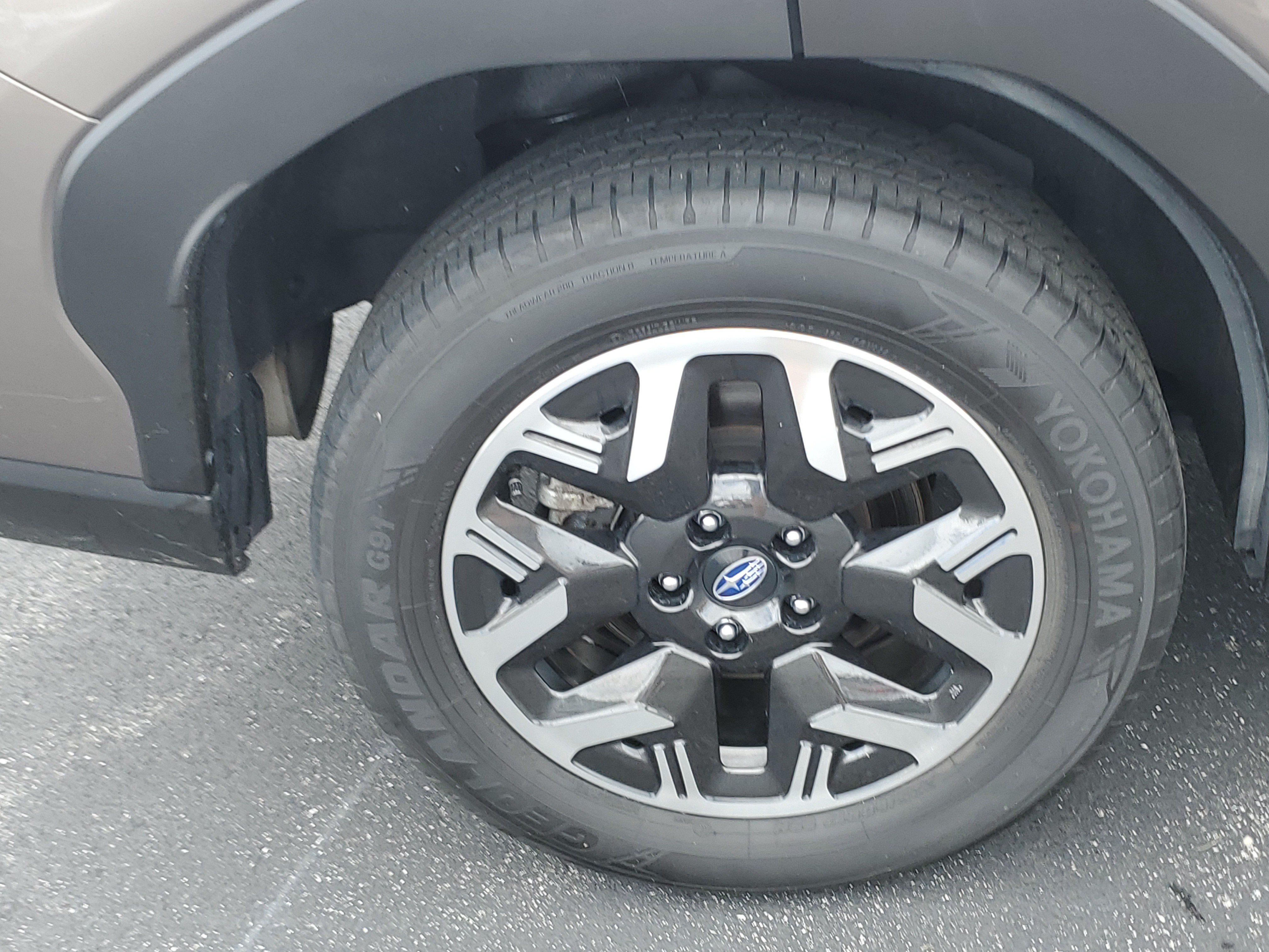 Certified 2025 Subaru Forester Premium AWD/4WD image 6