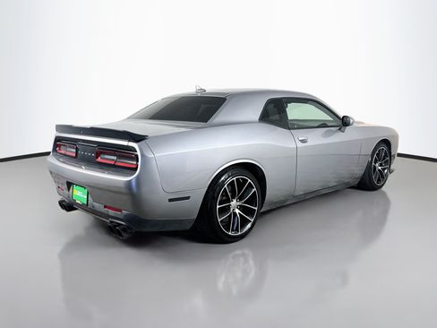 Used 2016 Dodge Challenger R/T Scat Pack w/ Leather Interior Group RWD image 10