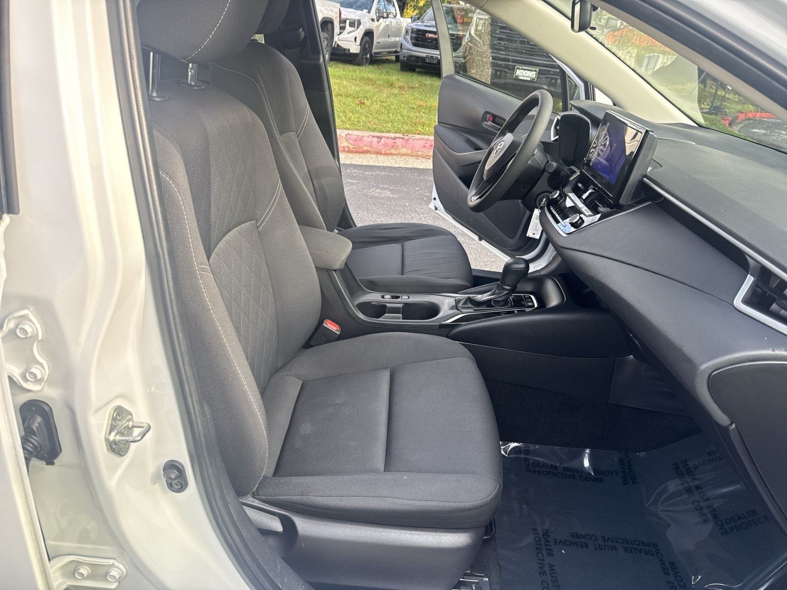 Used 2024 Toyota Corolla LE FWD image 23