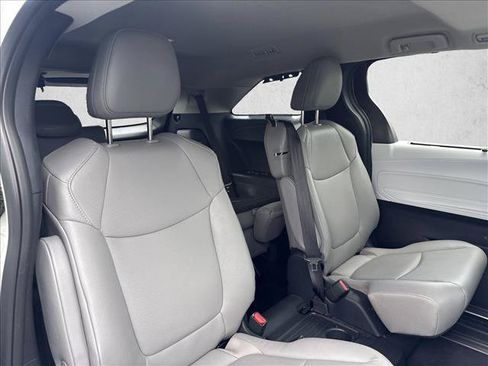 Certified 2026 Toyota Sienna XLE FWD image 21