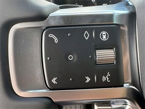 New 2025 Land Rover Discovery Dynamic SE image 29