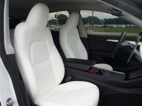 Used 2023 Tesla Model Y Performance AWD/4WD image 24