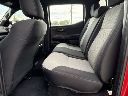 Used 2022 Toyota Tacoma TRD Sport w/ Technology Package RWD image 21