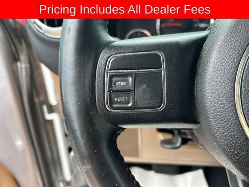 Used 2016 Jeep Wrangler Unlimited Sahara w/ Max Tow Package AWD/4WD image 7