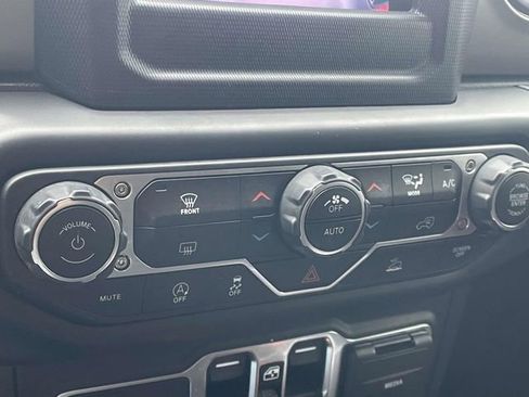Used 2021 Jeep Gladiator Sport AWD/4WD image 19