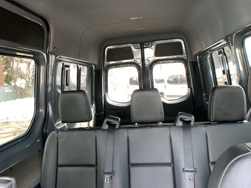 Used 2024 Mercedes-Benz Sprinter 2500 image 17