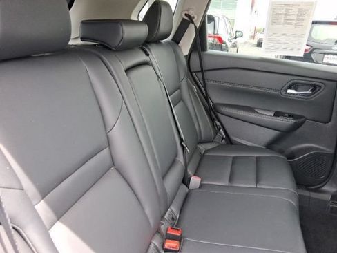 Used 2026 Nissan Rogue SL AWD/4WD image 16