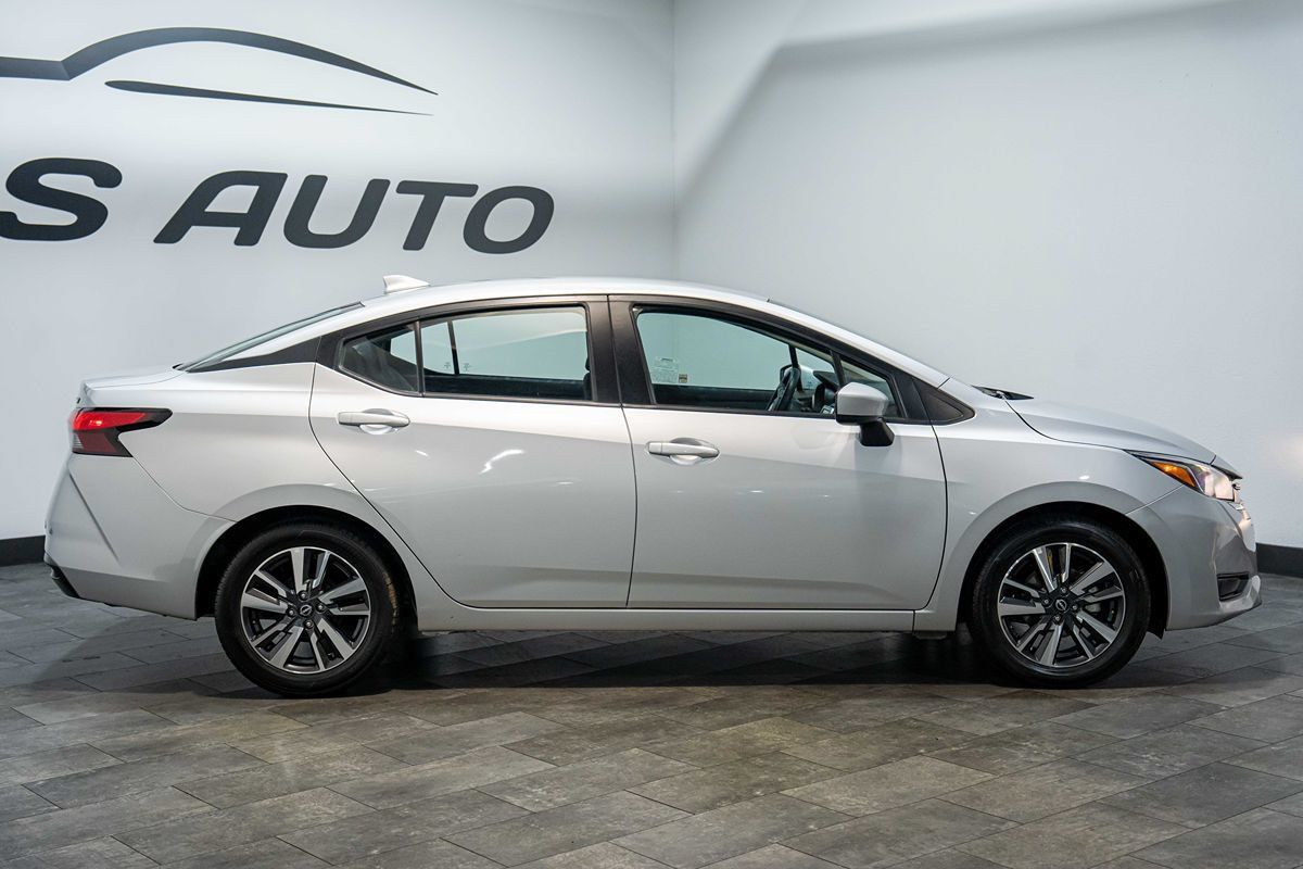 Used 2024 Nissan Versa SV FWD image 8