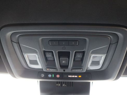 Used 2025 Chevrolet Silverado 2500 ZR2 w/ Technology Package image 17