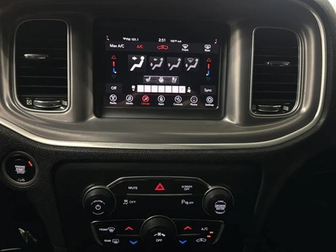 Used 2020 Dodge Charger SXT w/ Leather Interior Group RWD image 12