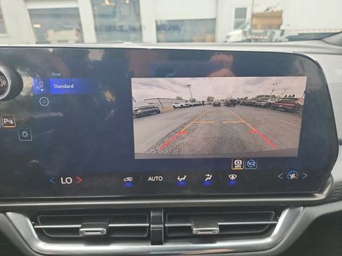 Used 2026 Chevrolet Equinox EV LT FWD image 25